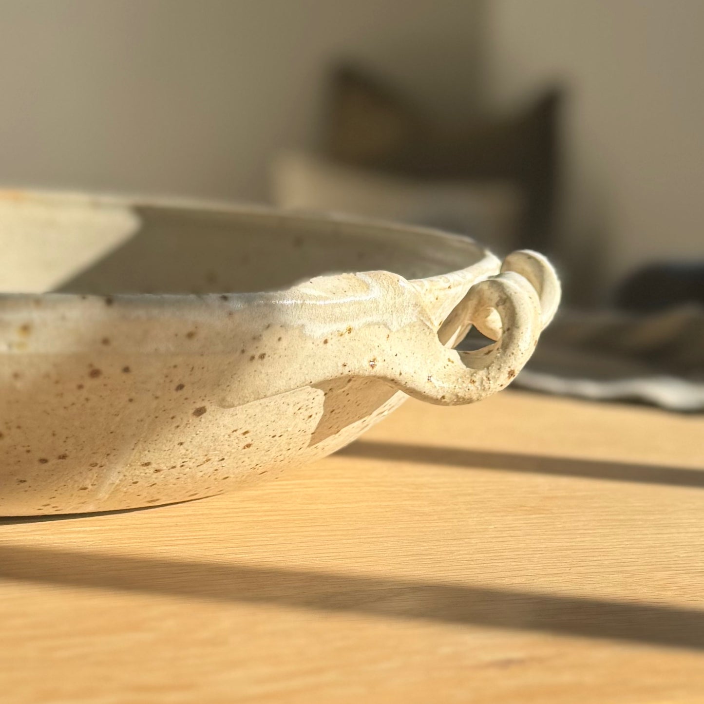 XL Spiral Handle Feasting Bowl Oatmeal on Speckle Clay
