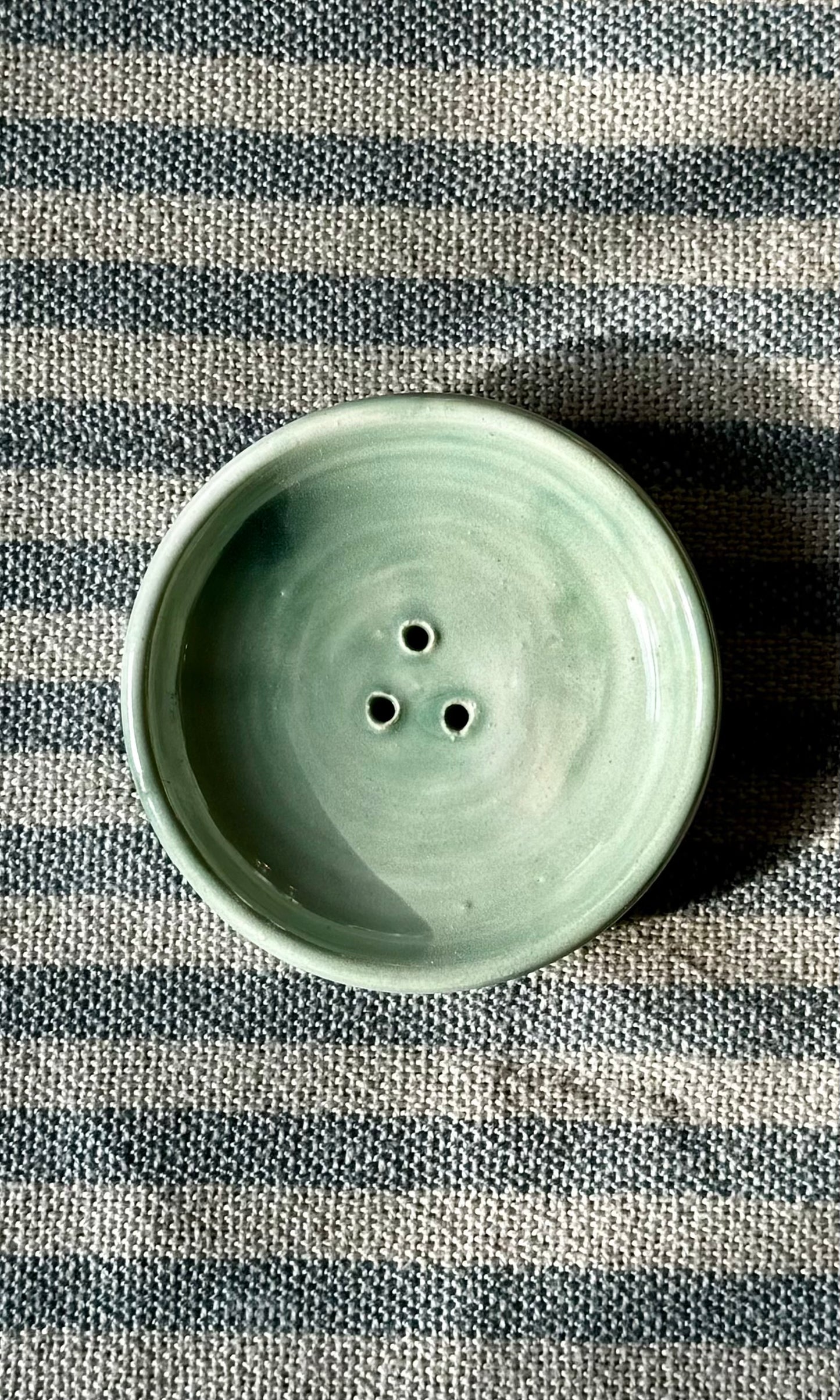 Handmade ceramic soap dish from Herridge Pottery - Pale Green