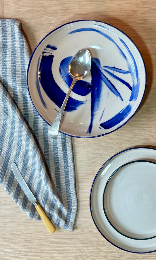 Medium blue swoosh feasting bowl